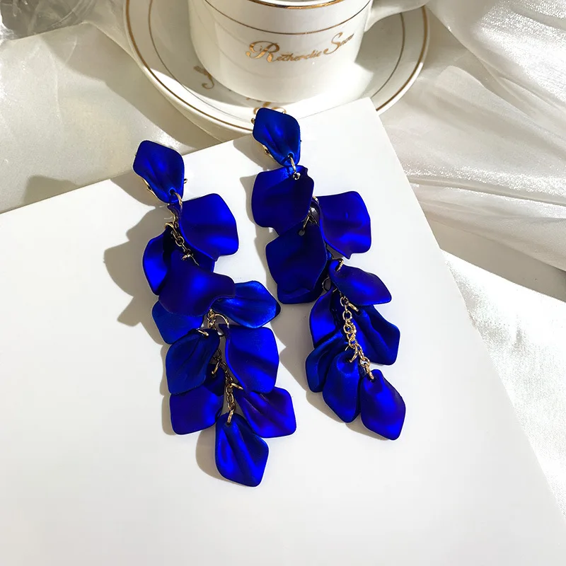 

7.5cm blue flower acrylic earrings resin