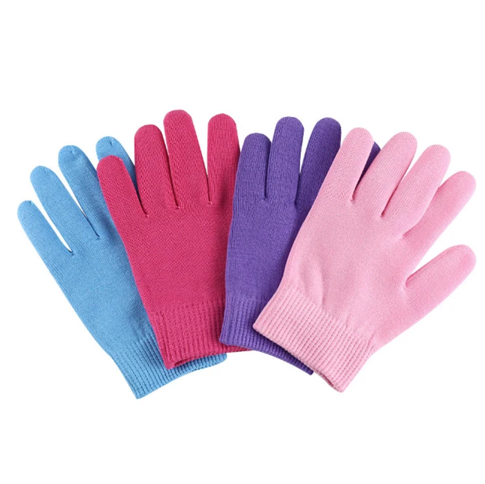 

spa gel gloves and moisturizing socks for dry feet