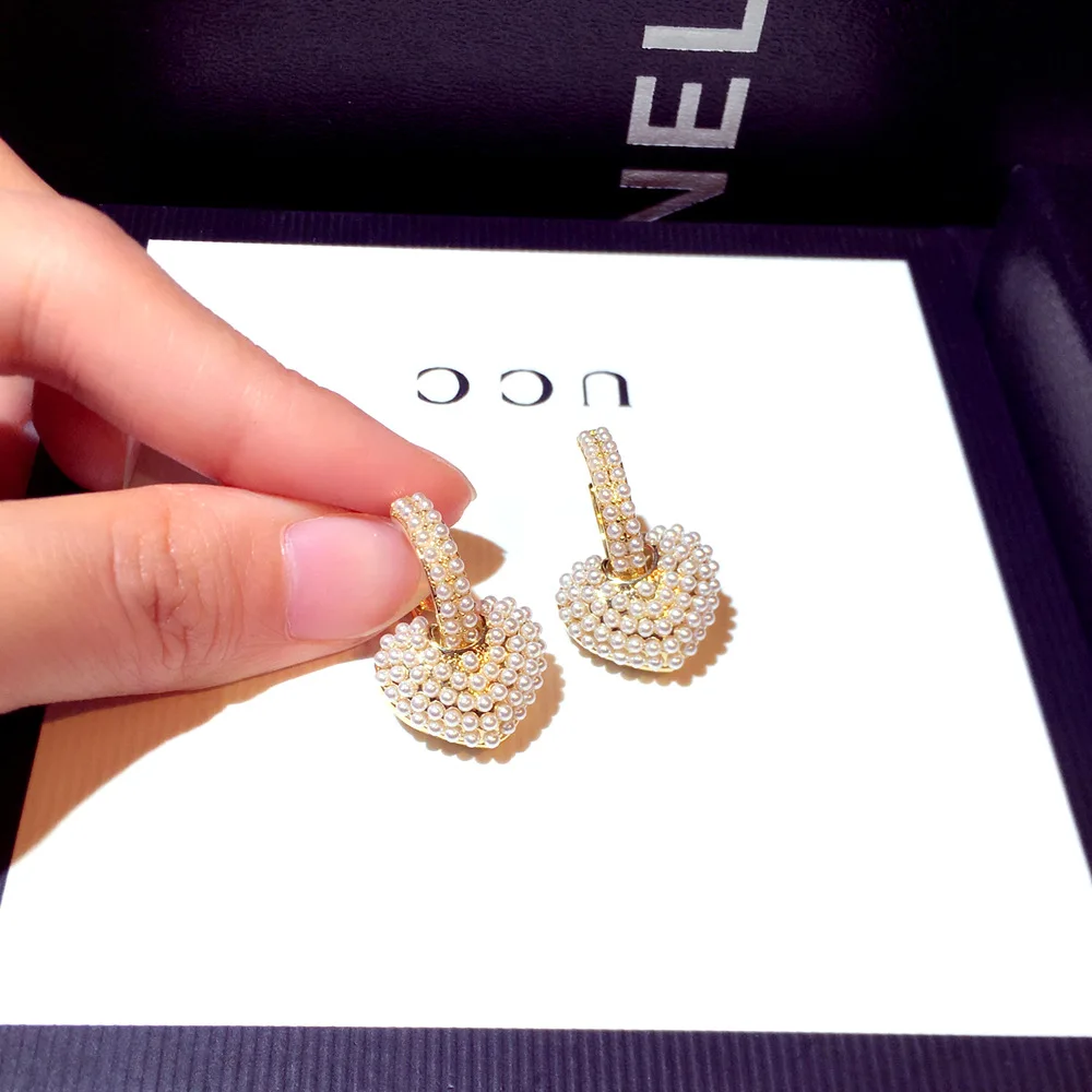 

Delicate Vintage 24k Real Gold Plated Freshwater Pearls Clip On Earrings Special Love Heart Shaped Baroque Pearl Earrings