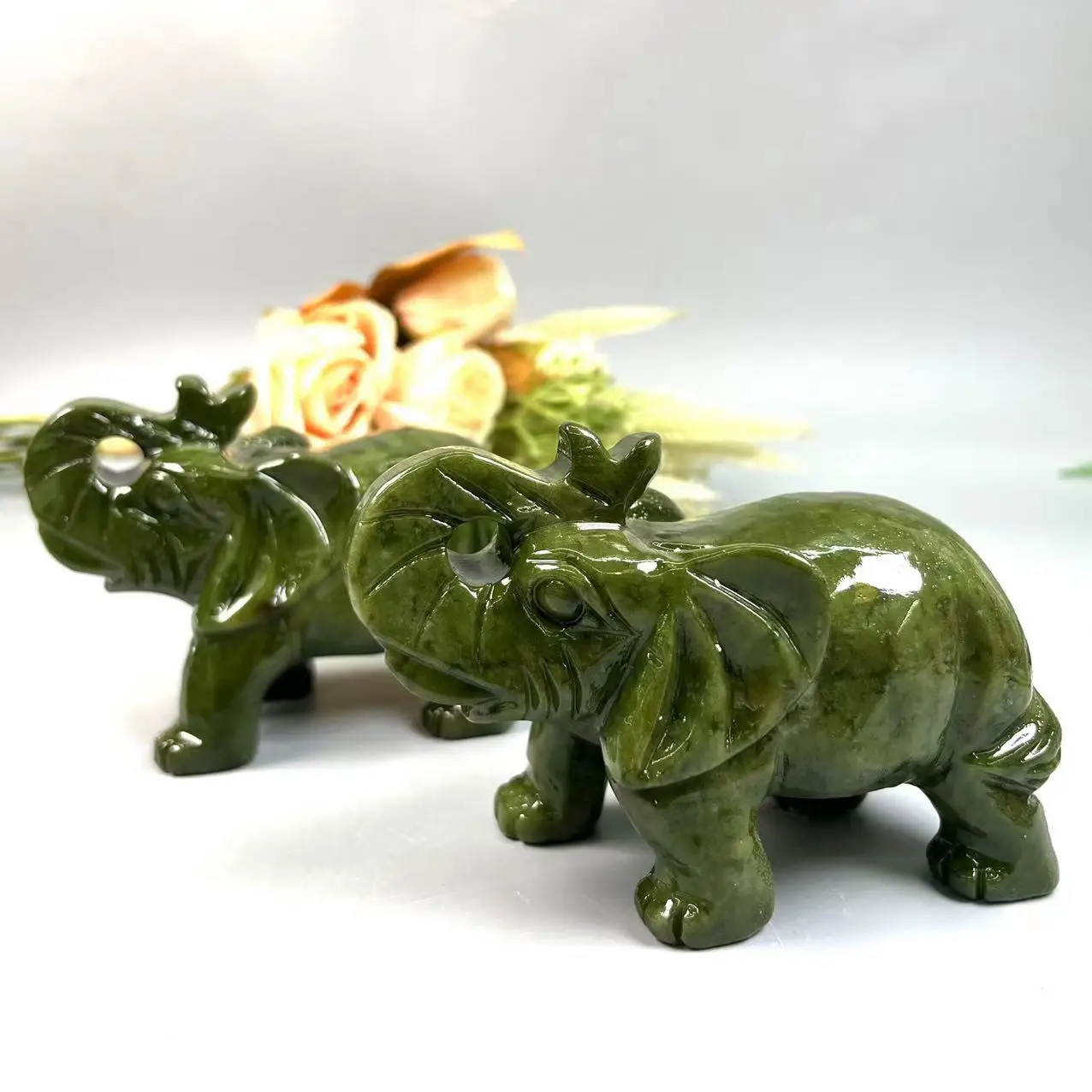 

Wholesale Cheap Price Hand Carved Hsiuyen Jade Natural Stone 11 cm Elephant XiuYan Jade For Decoration
