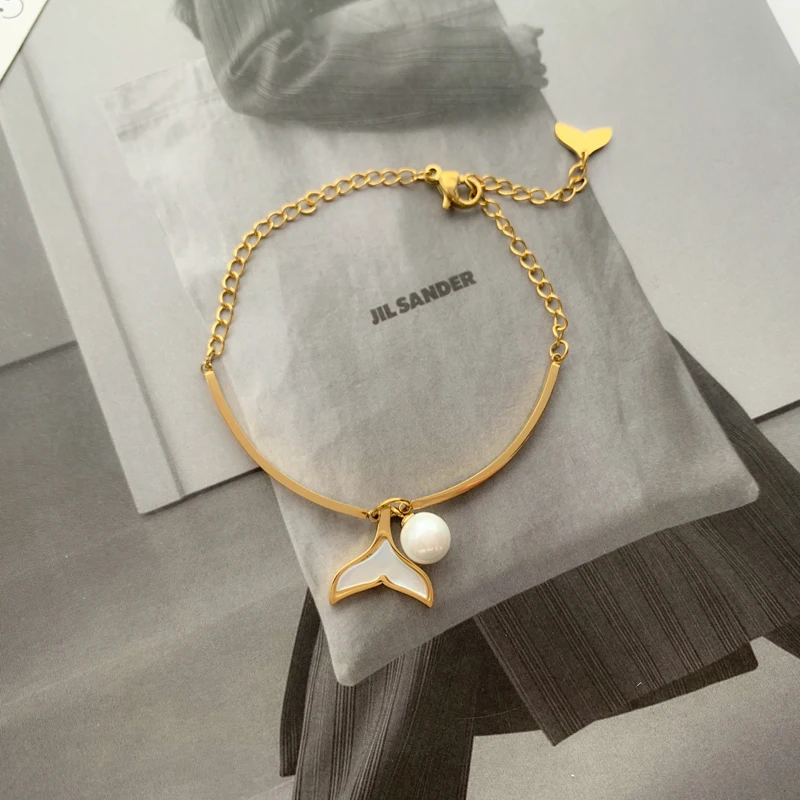 

Vershal F-43 Korean Design 18k Gold Plated Delicate Fish Tail Pearl Charm Bracelet For Women