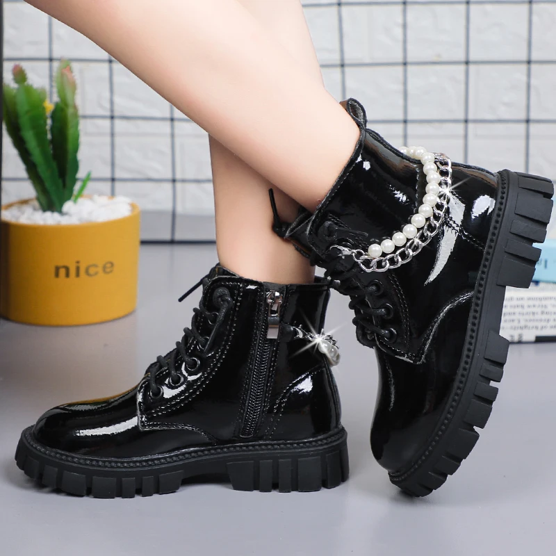 

Baby Girl Fashion Pearl & Chain Decoration Boots Children Ankle Boots Baby Girl Platform Chunky Heel Shiny Work Booties