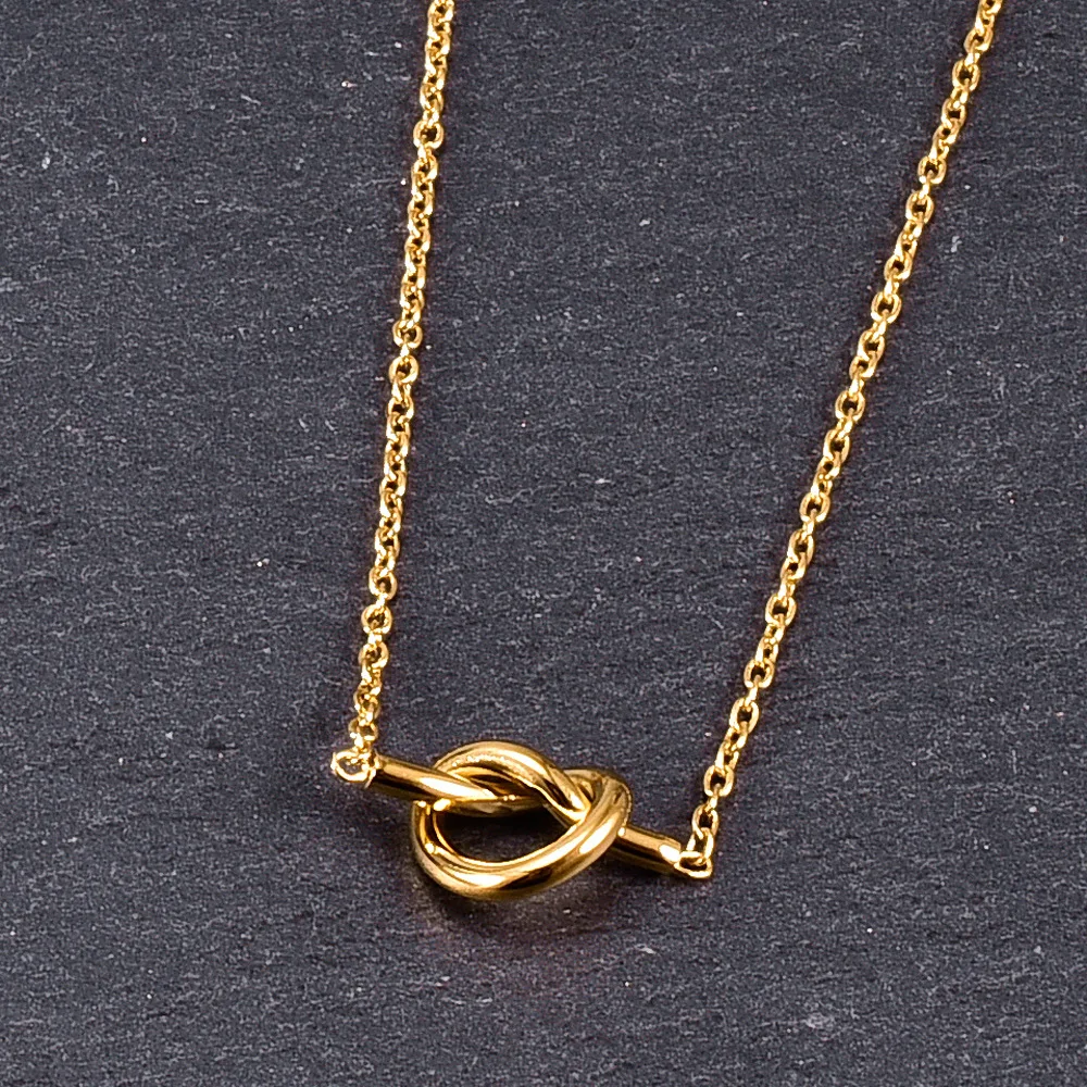 

Vintage Style 18K Gold Plated Titanium Steel Knotted Necklace Knotted Hollow Heart Stainless Steel Necklace