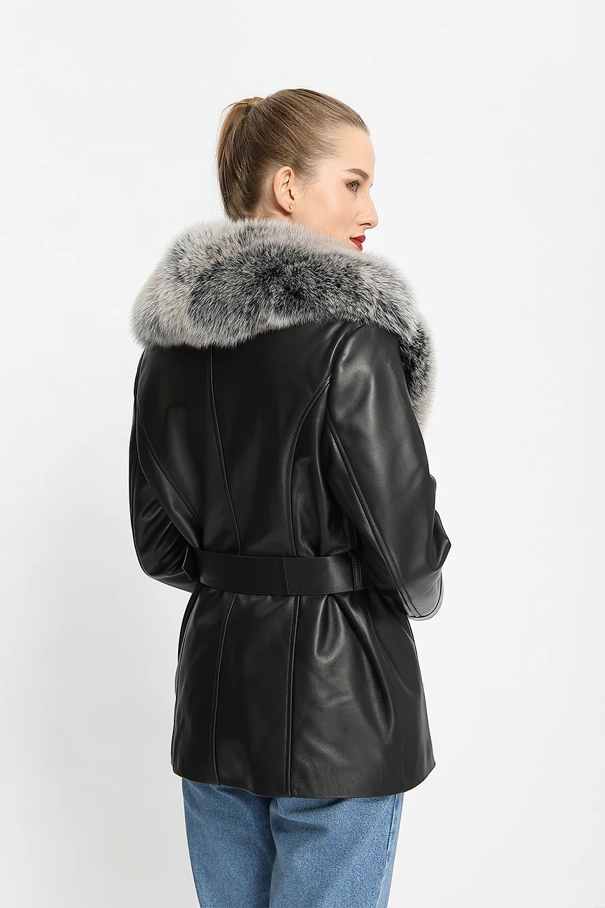 新款时尚羊皮外套冬季保暖电机风格防风女款真款狐狸皮毛内胆羊皮外套