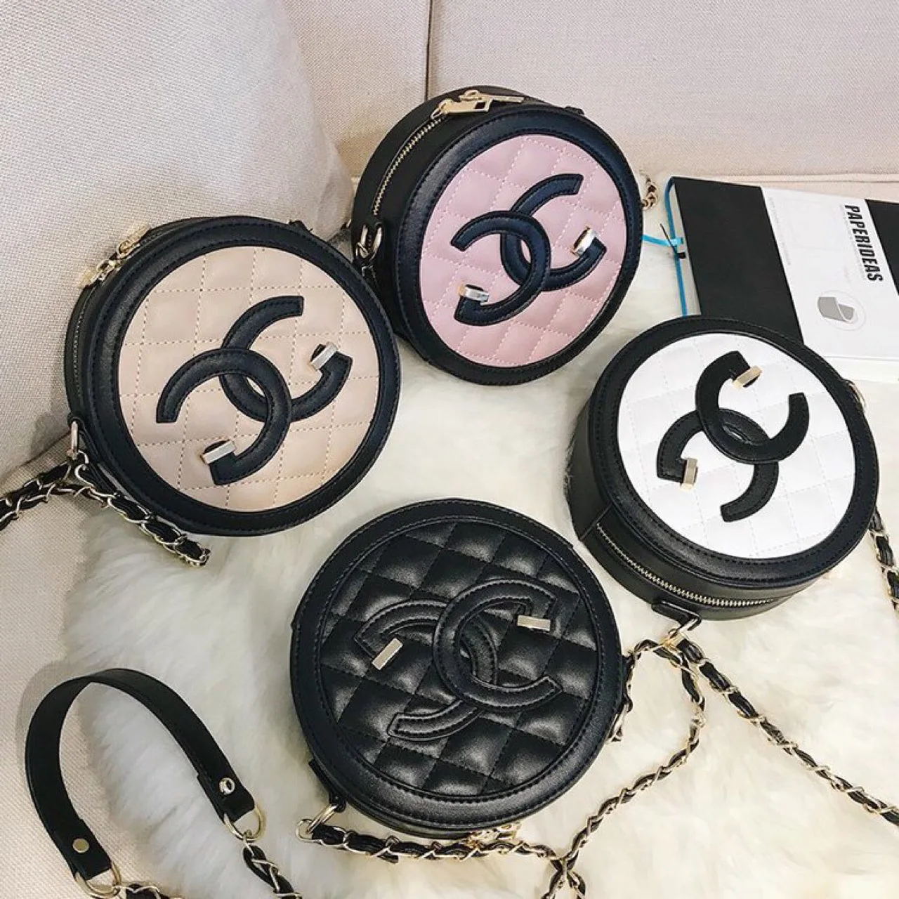 

2021 new waterproof pu leather business round sling bag black patent pu leather luxury round shoulder coin purse for ladies, White/black