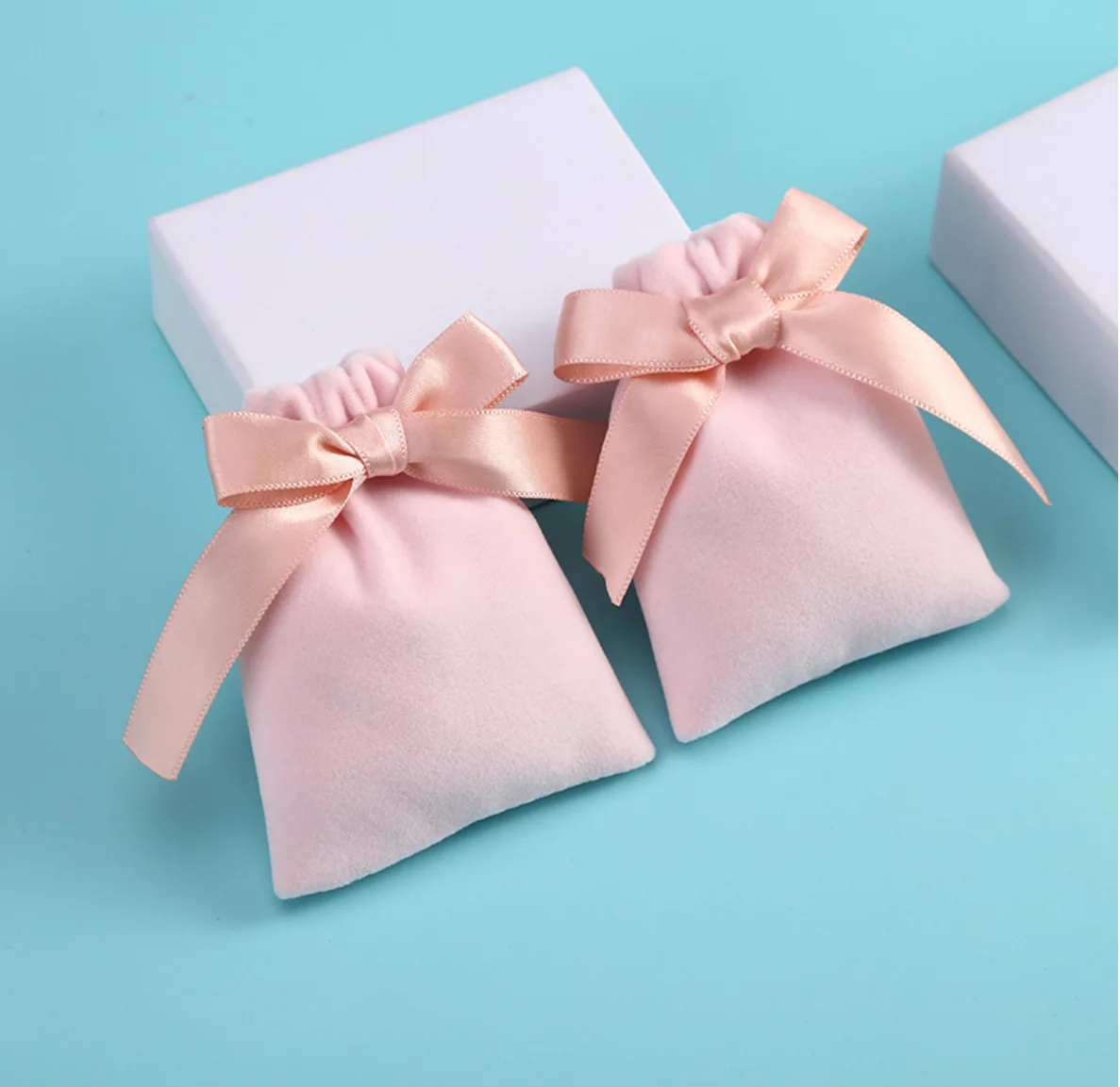 

2020 Luxury custom small ribbon bow velvet jewelry bag jewellery pouch