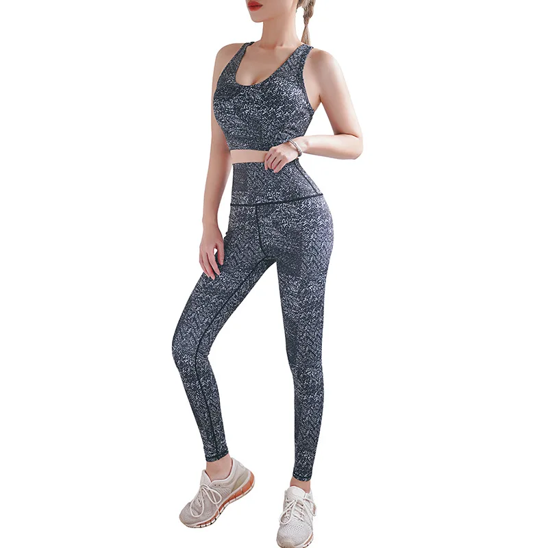 

High quality and cheap lightweight breathable tight ankle-length pants and bra women workout seamless yoga suit