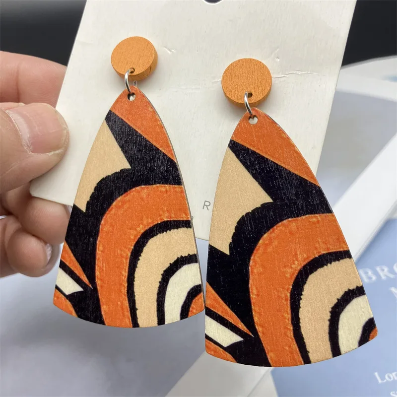 

Factory Sale Triangle Painted Colored Striped Wooden Earrings Fashion Jewelry Earrings