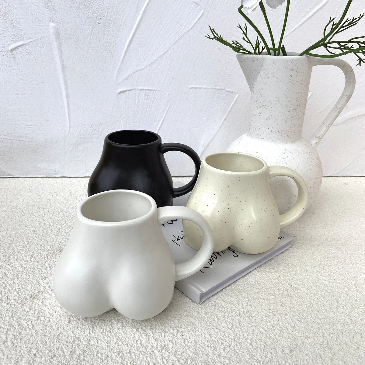 

Creative Ceramics Woman Body Coffee Milk Mug Butt Sculpture Cup Living Room Dining Table Mugs Cup Home Decoration Accessories, Black , white,cream
