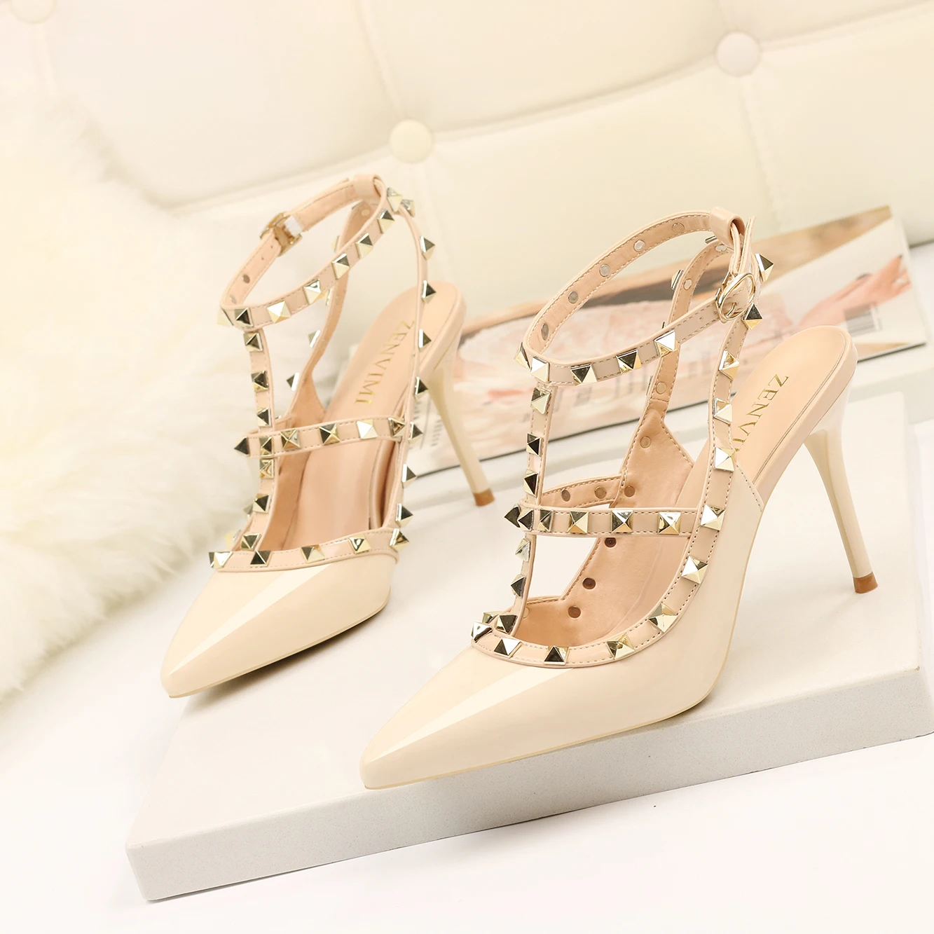 

Popular Pointed Toe Women Heeled Shoes Clear Stiletto High Heels Pumps Fancy Wedding Diamonds Shoes Rivet Ankle Straps Sandals