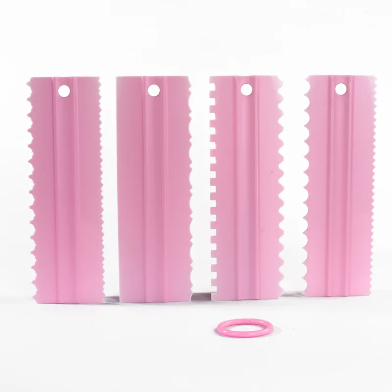 

4-piece spatula that can be used for cake cream shapes