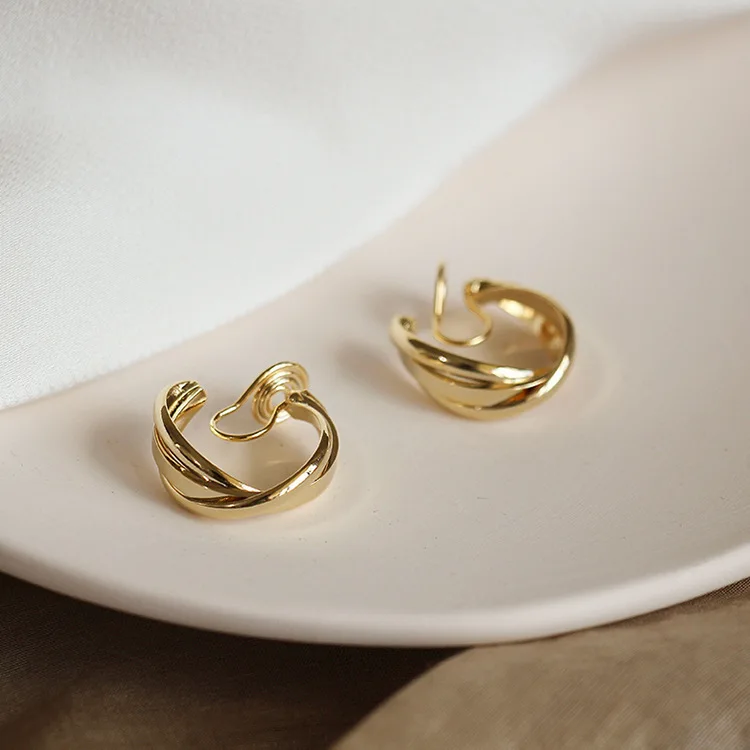 

Indie Design Irregular Metal 18k Gold Plated Hoop Earrings High Polished Twisted Cuff Circle Earrings