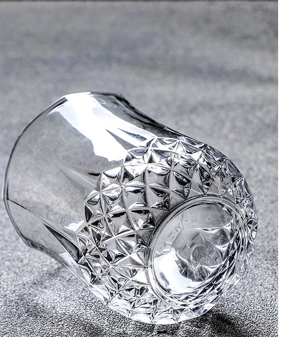 

Juntu Hotel Bar Liquor Cups