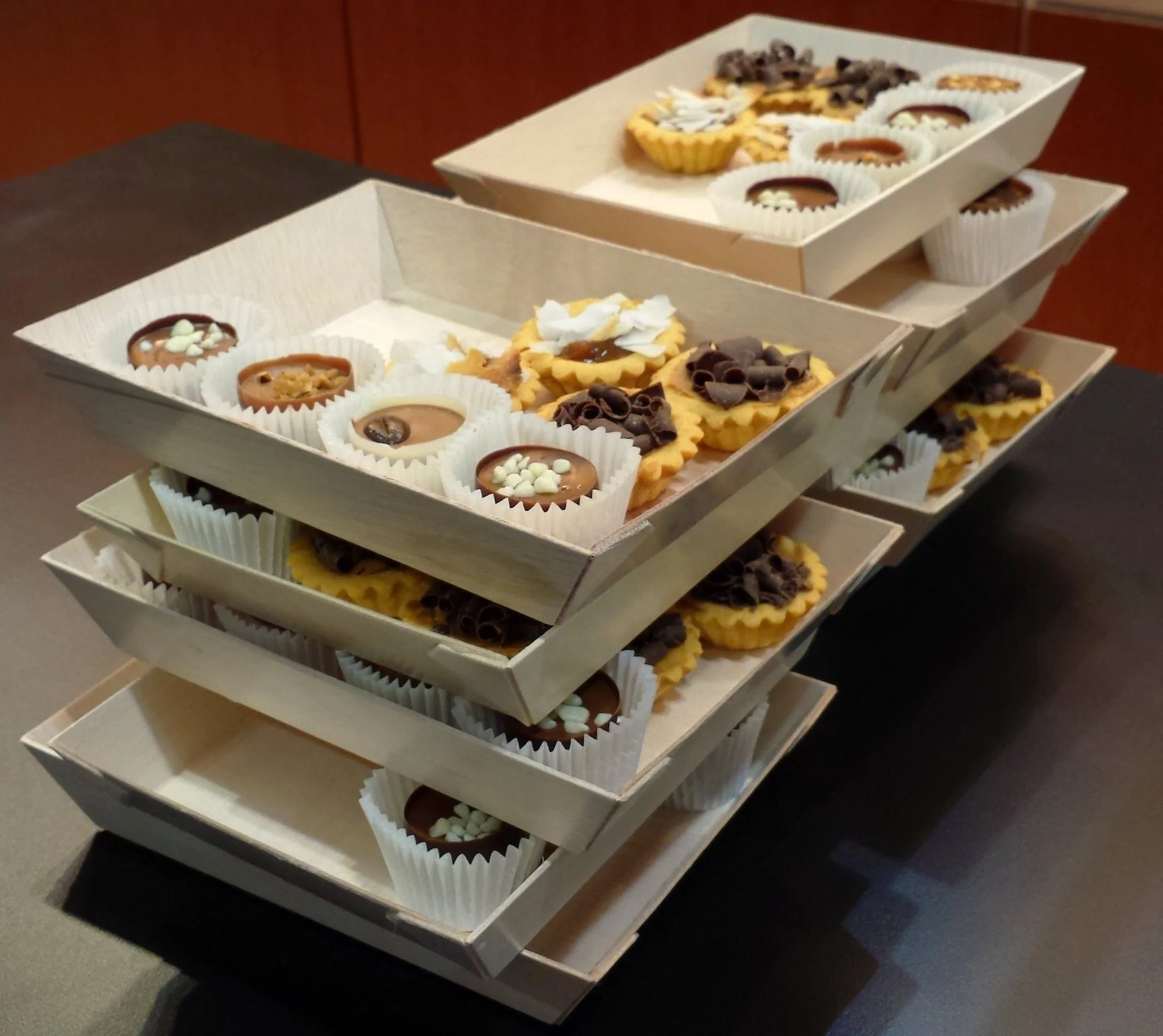 
Rectangle Disposable Water Proof and Liquid Proof Fixed Side Poplar Wood To-go Box with Lid 