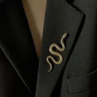 

2021 amazon top selling brooch wholesale custom high end Animal retro metal snake brooch, 2 various colors available