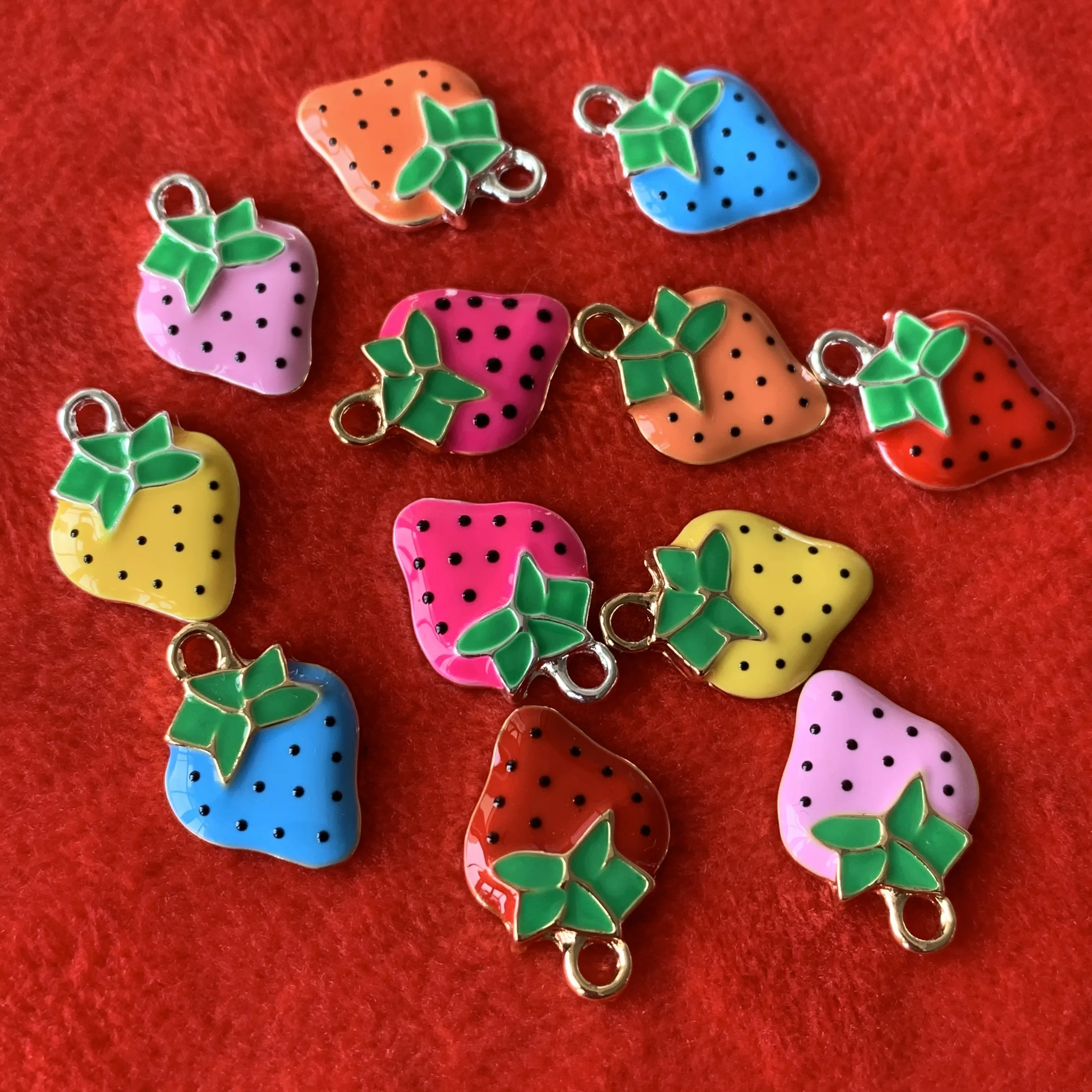 

children kids jewelry accessories cute enamel strawberry charms for DIY bangles bracelets jewelry making custom fruit charms