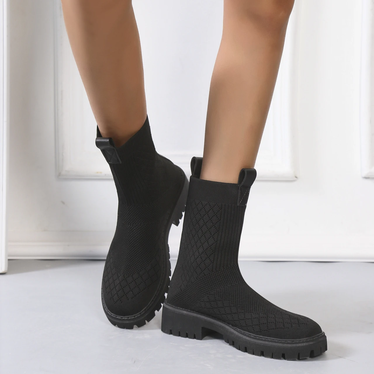 

New style fall platform boots Women's solid color breathable ankle boots, Black