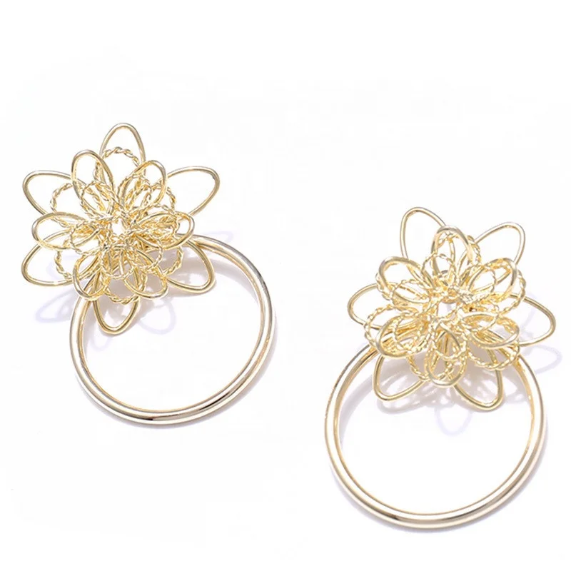 

Gold Thin Earrings Hand-woven Girl Earrings Daisy-shaped Summer Beach Style Not Easy To Deform Girlfriend Birthday Gift