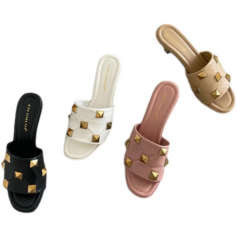 

Wholesale 2021 summer new fashion rivet decoration ladies sandals light-weight anti-slip high heels casual slippers for women, Customized