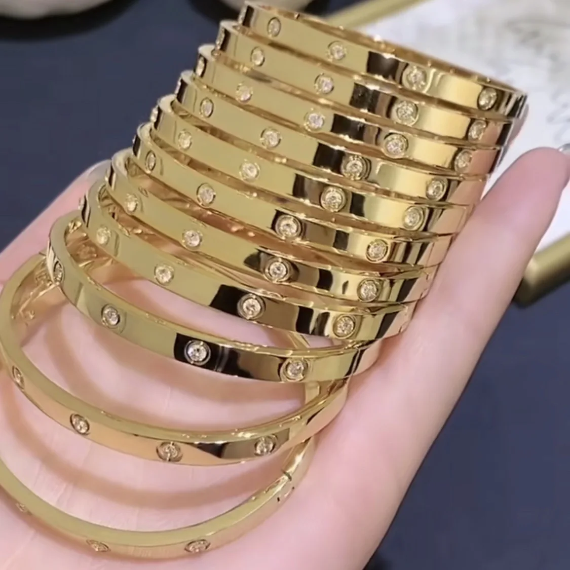 

Artilady 2021 Stainless Steel Gold Screwdriver Zircons Crystal Bangles Bracelet For Women Jewelry Gift