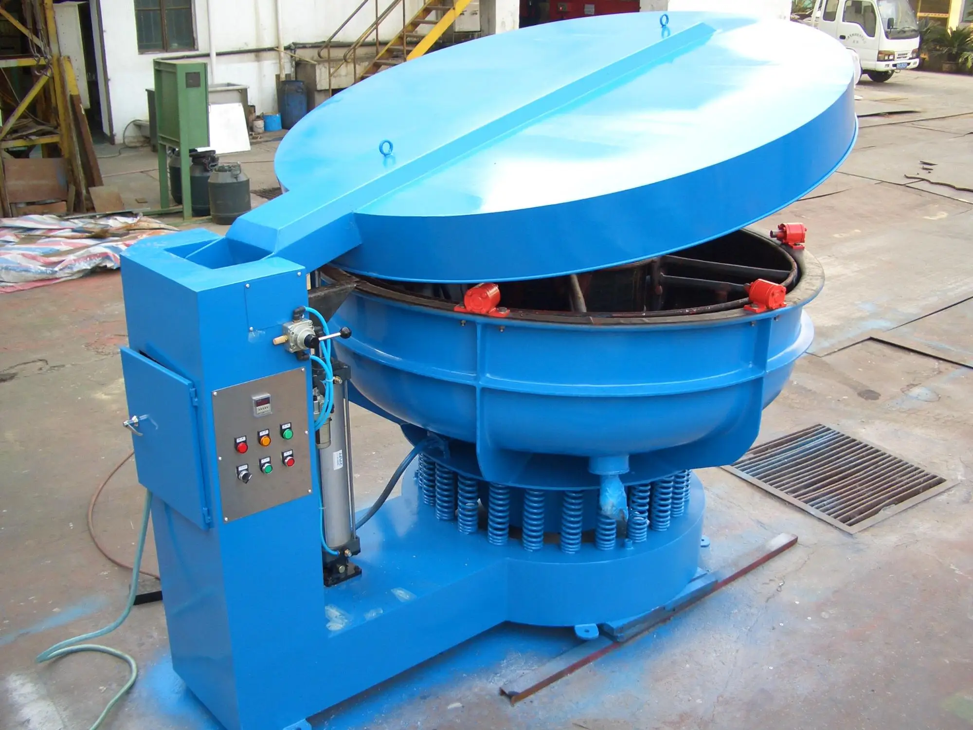 Lmp/lmj Spiral Vibration Grinder Buy Vibrator Deburring Machine,Spiral Vibration Grinding