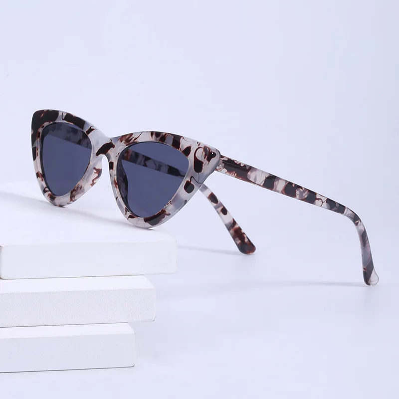

2021 New arrival trendy cat eye sun glasses Fashion small frame women sunglasses river Luxury retro classic gril shades