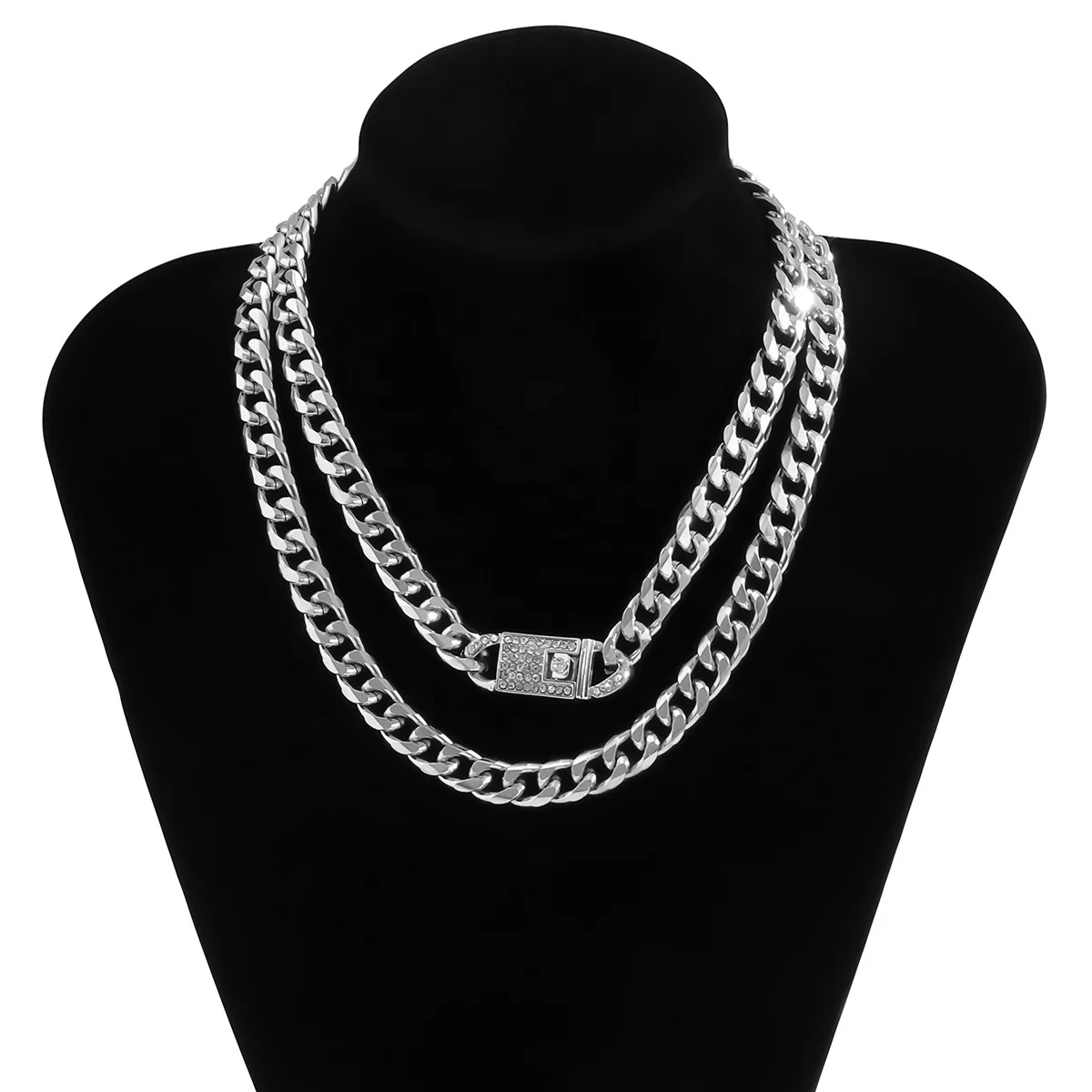 

2 Pcs Layered Thick Cuban Link Chain Necklace on Neck Women Hip Hop Rhinestone Buckle Short Choker Necklaces Jewelry