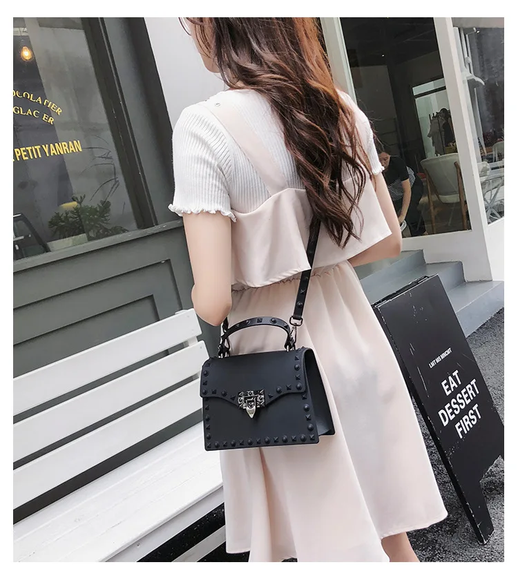 
TS9049 designer transparent jelly shoulder tote lady bag fashion woman bag fashion pvc leather rivet beach handbags for women 