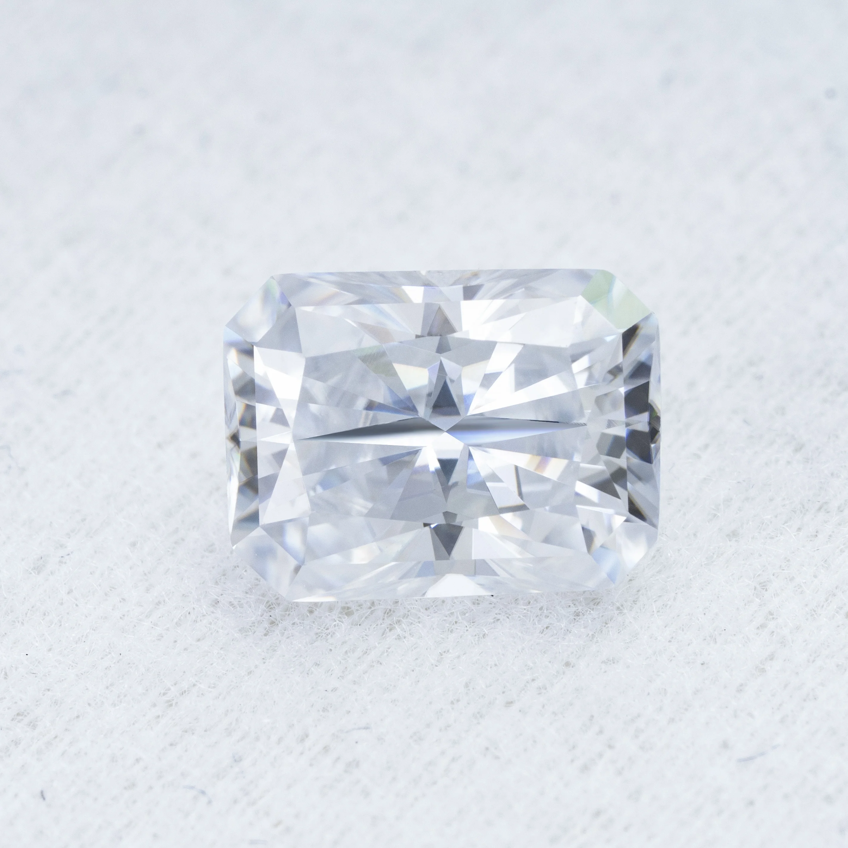 

Good Quality Synthetic White Moissanite Diamond D VVS Radiant Cut Loose Moissanite Stone