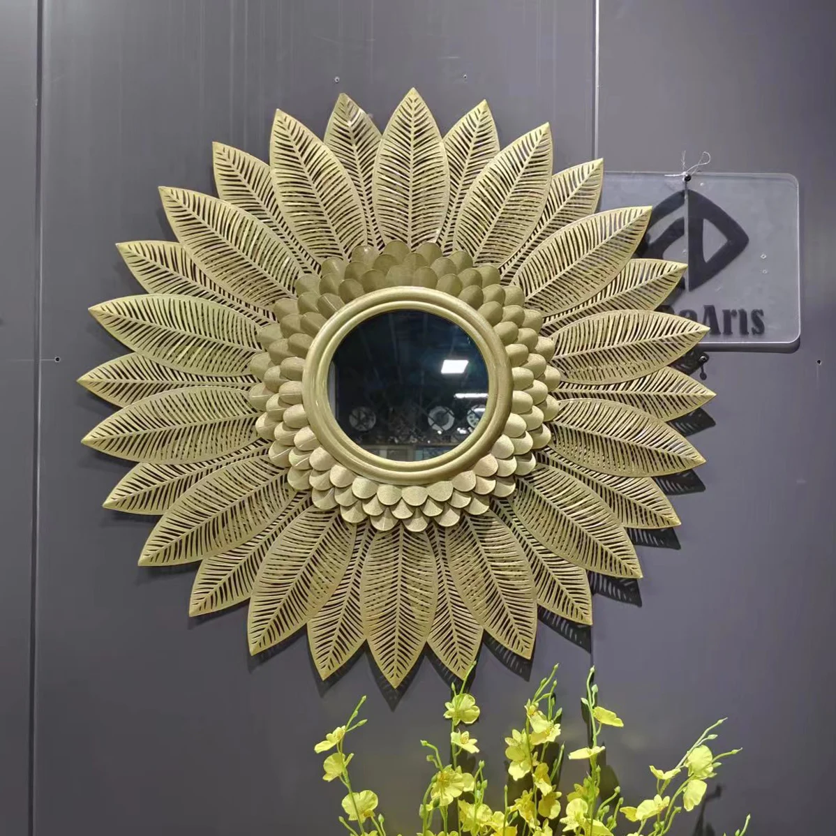 80X80cm High Gloss Gold Creative Design Modern Decorative Metal Wall Mirrors Superior Quality Luxury Gold Home Decor Mirror