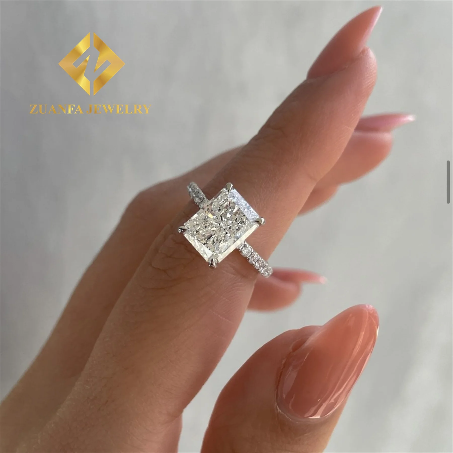 

10k 14k 18k Solid Gold Luxury Gorgeous Bridal Wedding Jewelry 3Ct Crushed Radiant Moissanite Diamond Engagement Wedding Ring