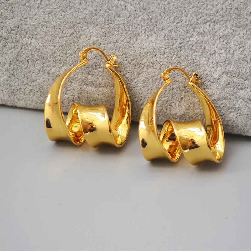 

Fashion Metal Gold Plated Brass Wide Side Irregular Hoop Earrings Statement Big Twisted Circle Hoop Earrings For Women