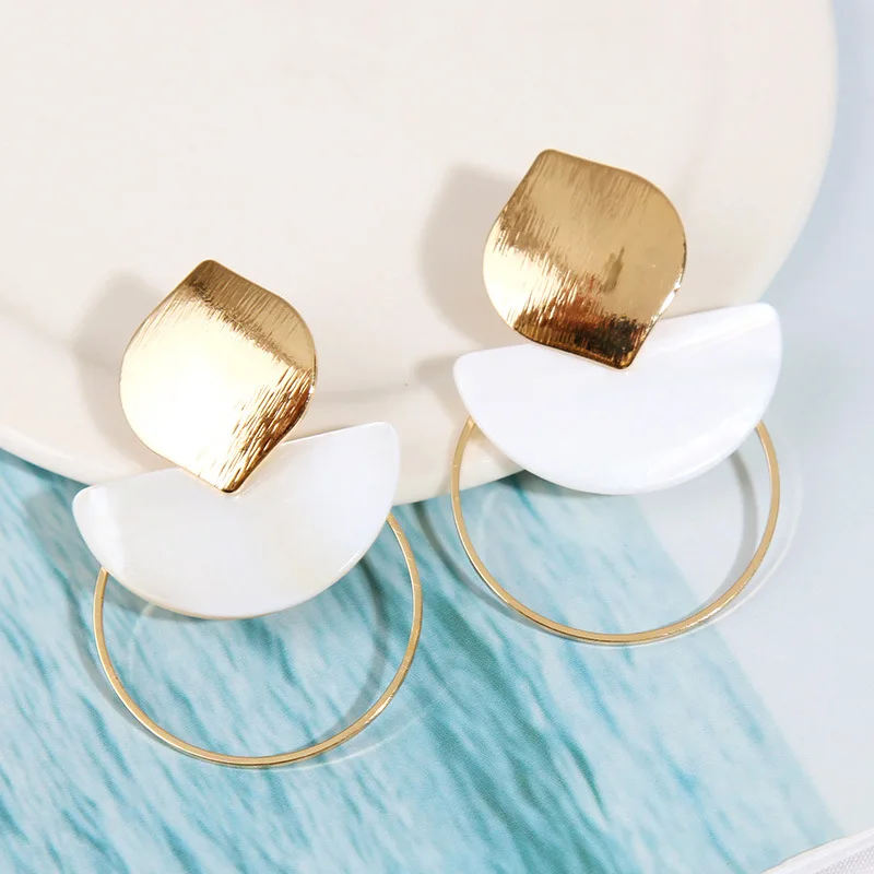 

Female Geometric Round Nature Shell Drop Earrings Bohemia Metal Shell Hoop Earrings For Women, As picture show