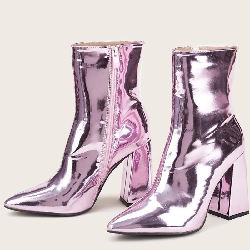 

2022 European and American fashion show patent leather thick heel boots are fashionable and versatile, available in sizes 35-43