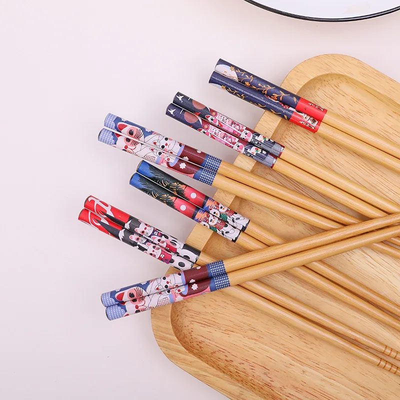 

Amazon Hot Sale 5 Pairs Chopsticks Gift Set Japanese Style Reusable Bamboo Wooden Cutlery Sushi Chopsticks, As picture