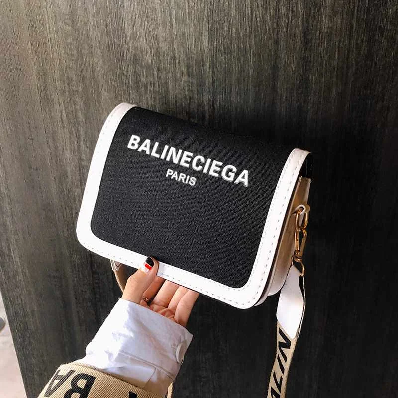

2021 Fashion Niche Design Small Square Bags Summer Letter Wide Strap Shoulder Messenger Bags Women Purse and Handbags, Black gray white