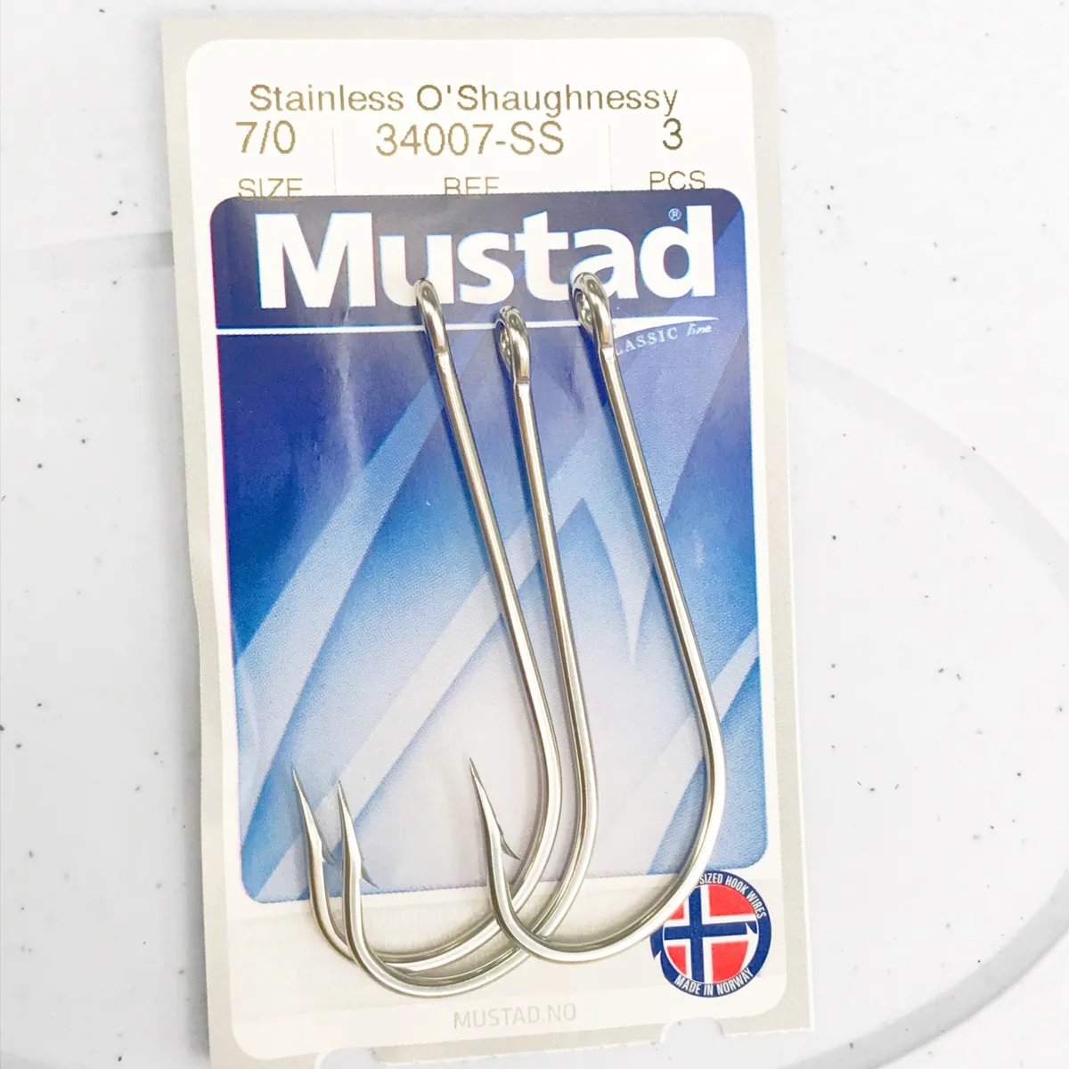 

Mustad Norway Origin Fishing Hook High Carbon Hook ,8-8/0#,34007SS, Sliver