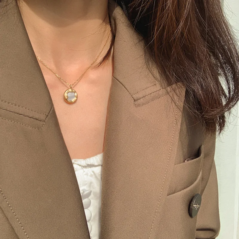 

Natural freshwater pearl necklace female French retro pendant design minority