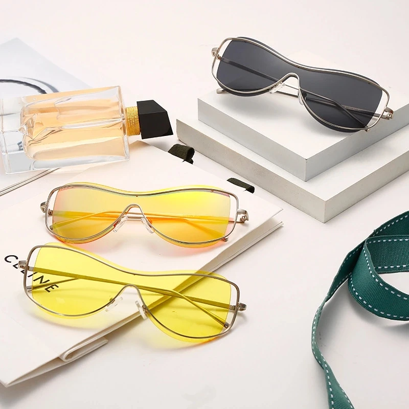 

One Piece Metal Oversized Trendy Sunglasses Women 2021 Curved Sunglasses Coating Color Sun Glasses, Avalaible