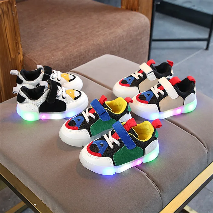 

New Arrival light-on kids LED light sport shoes for boys, Black, white, red