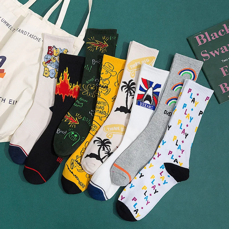 

2021 New latest Fashionable street skateboard funny novelty comics graphic sox socks for men man, Picture