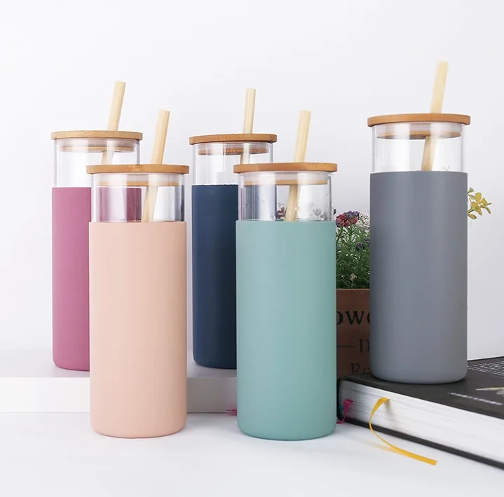 

20 oz custom bamboo lid silicone sleeve glass water drinking bottle with straw, Customized color