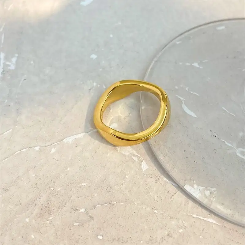 

New blogger's same v-shaped bamboo ring Simple stainless steel 18k gold-plated vintage line ring female