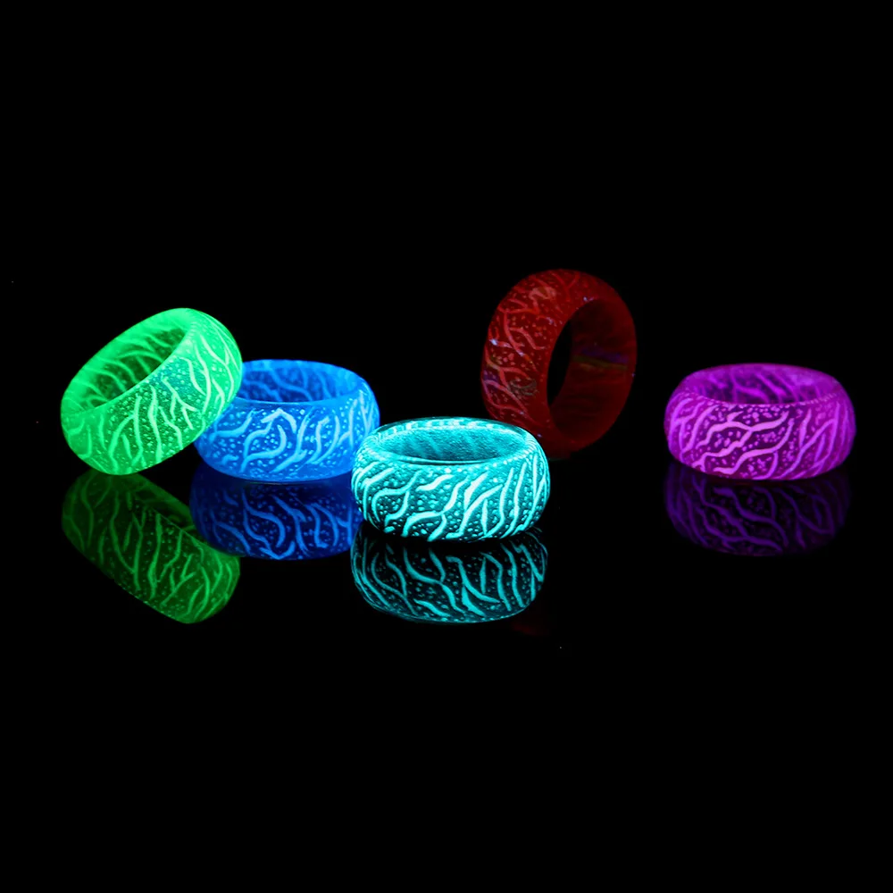 

Wild Cool Luminous Pattern Finger Ring Glow In The Dark Silicone Wedding Magic Forest Crack Fluorescence Glow Ring