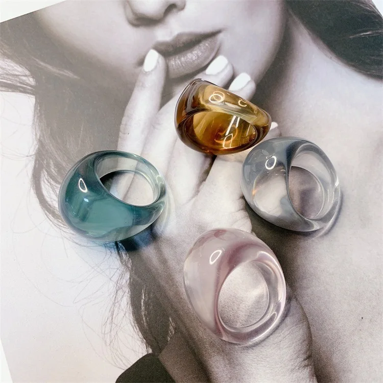 

2021 Elegant Handmade Gift 4pcs Resin Acrylic Rings Stackable Wide Thick Transparent Resin Finger Ring For Women