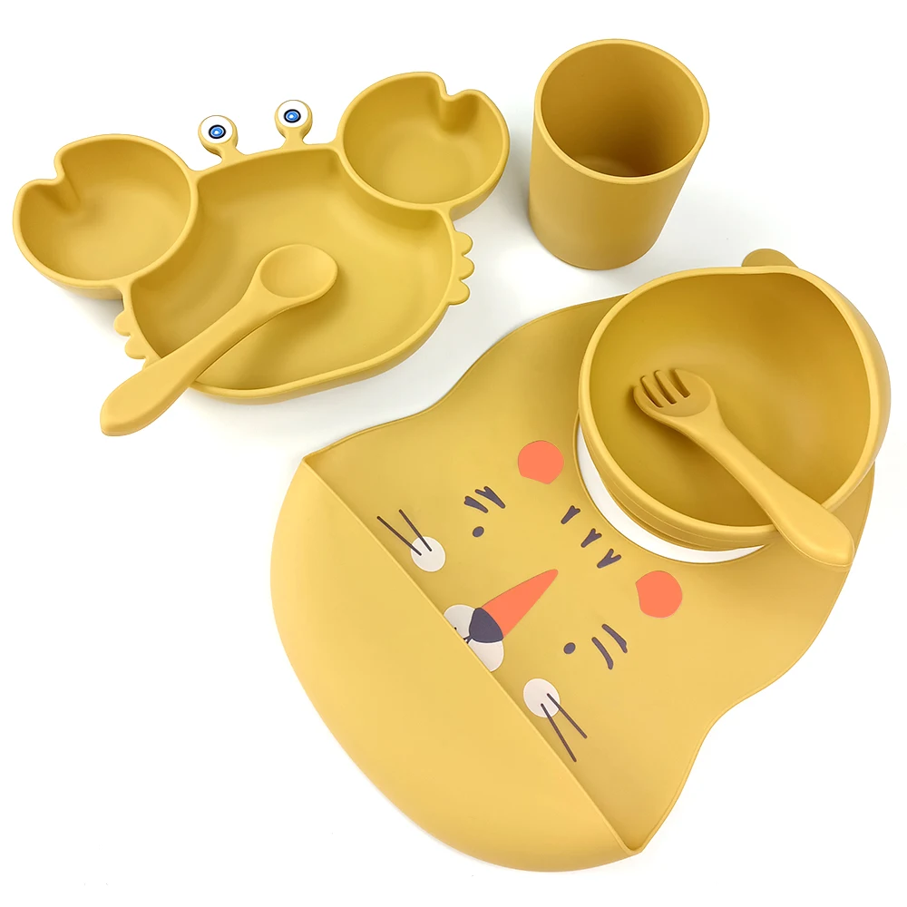 

Baby Silicone Feeding Set Infant Waterproof Bib Suction Plate With Cutlery Kits Babero Open Cup Custom logo