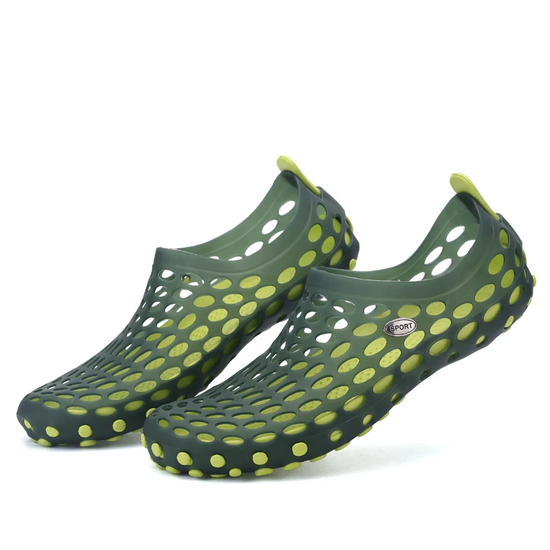 

Breathable man Clog Sandals EVA Comfortable 2019 Summer Causal Garden Shoes Waterproof Outdoor black Slippers clog men
