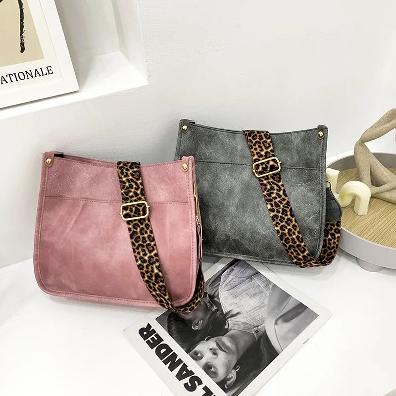 

Lady Handbags 2021 Simple Hot Sale Fashion Latest Design Retro Messenger Bag Leopard Shoulder Strap Women Hand Bags PU Clutch