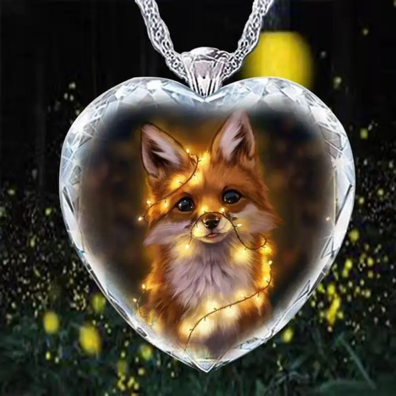 

Romantic Orange Animal Pendant Soft Cute Body Wrapped In Lantern Small Fox Jewelry Heart-shaped Crystal Fox Necklace