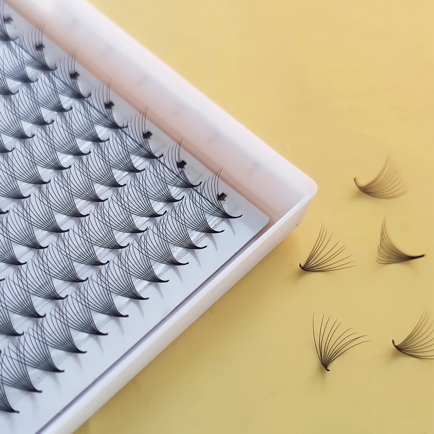 False Eyelashes with Pointy Base Fiber Material Lash Extensions Wholesale Eyelash Fans Large Tray Soft Pro Made Fans Eyelash